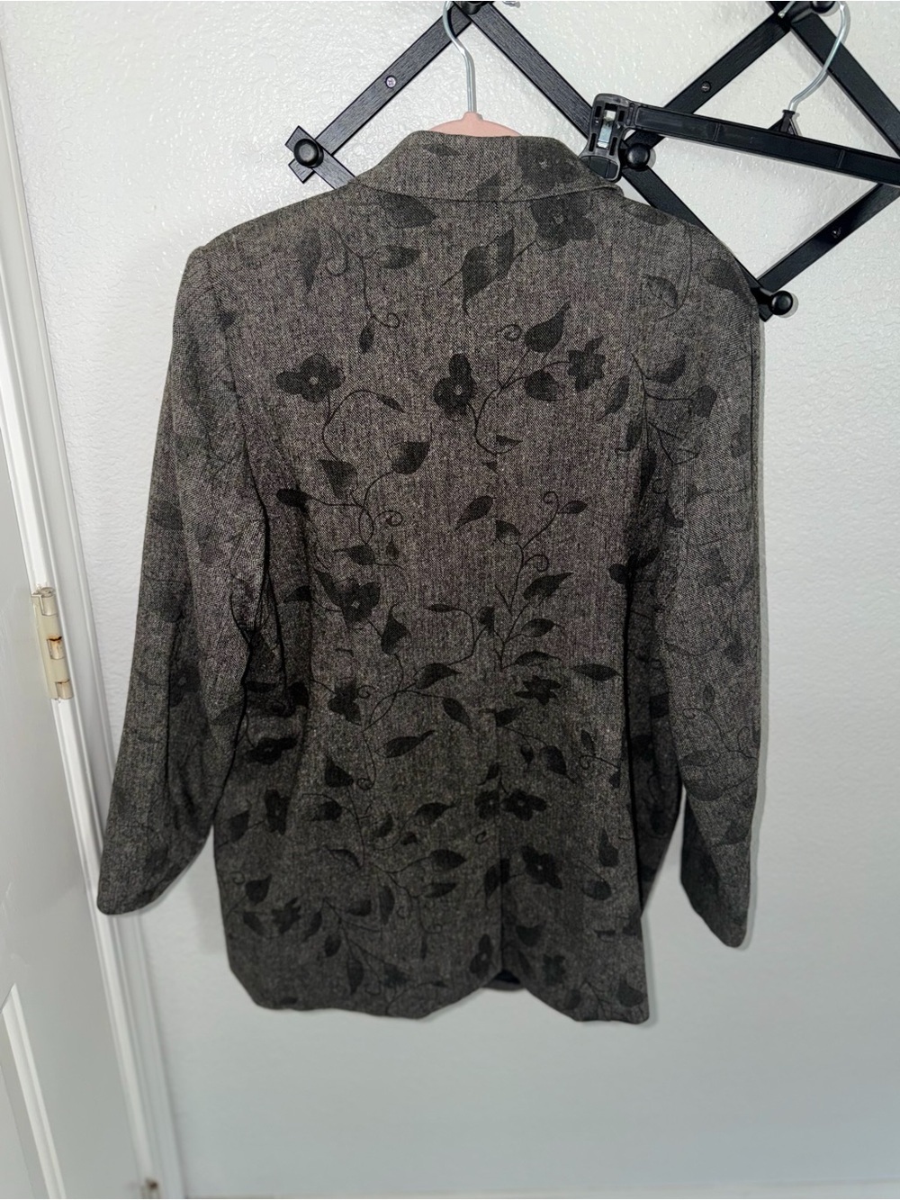 Coldwater Creek Gray Floral Blazer Jacket Women’s Medium Button Front - Picture 3 of 3